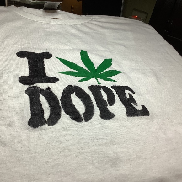 Graphic tee shirts - Picture 1 of 2